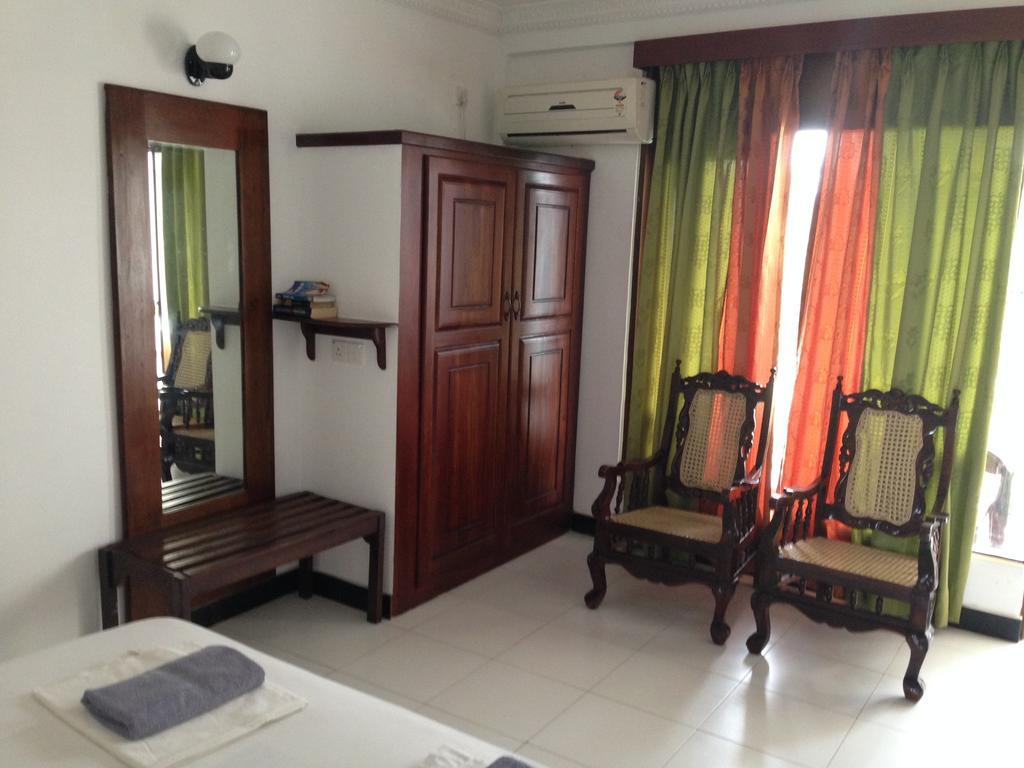 Topaz Beach Hotel Negombo Eksteriør billede