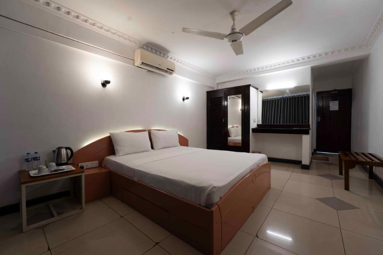 Topaz Beach Hotel Negombo Eksteriør billede