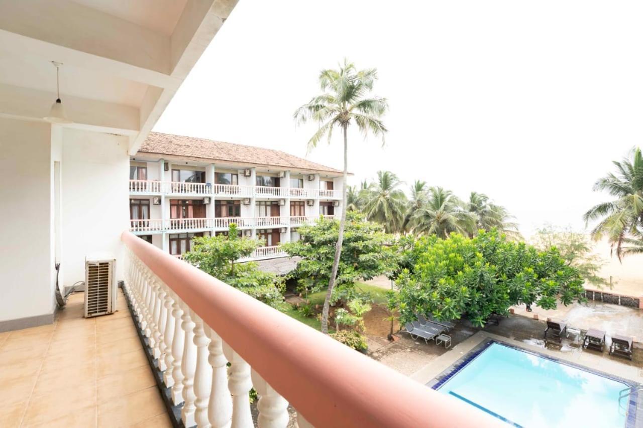 Topaz Beach Hotel Negombo Eksteriør billede
