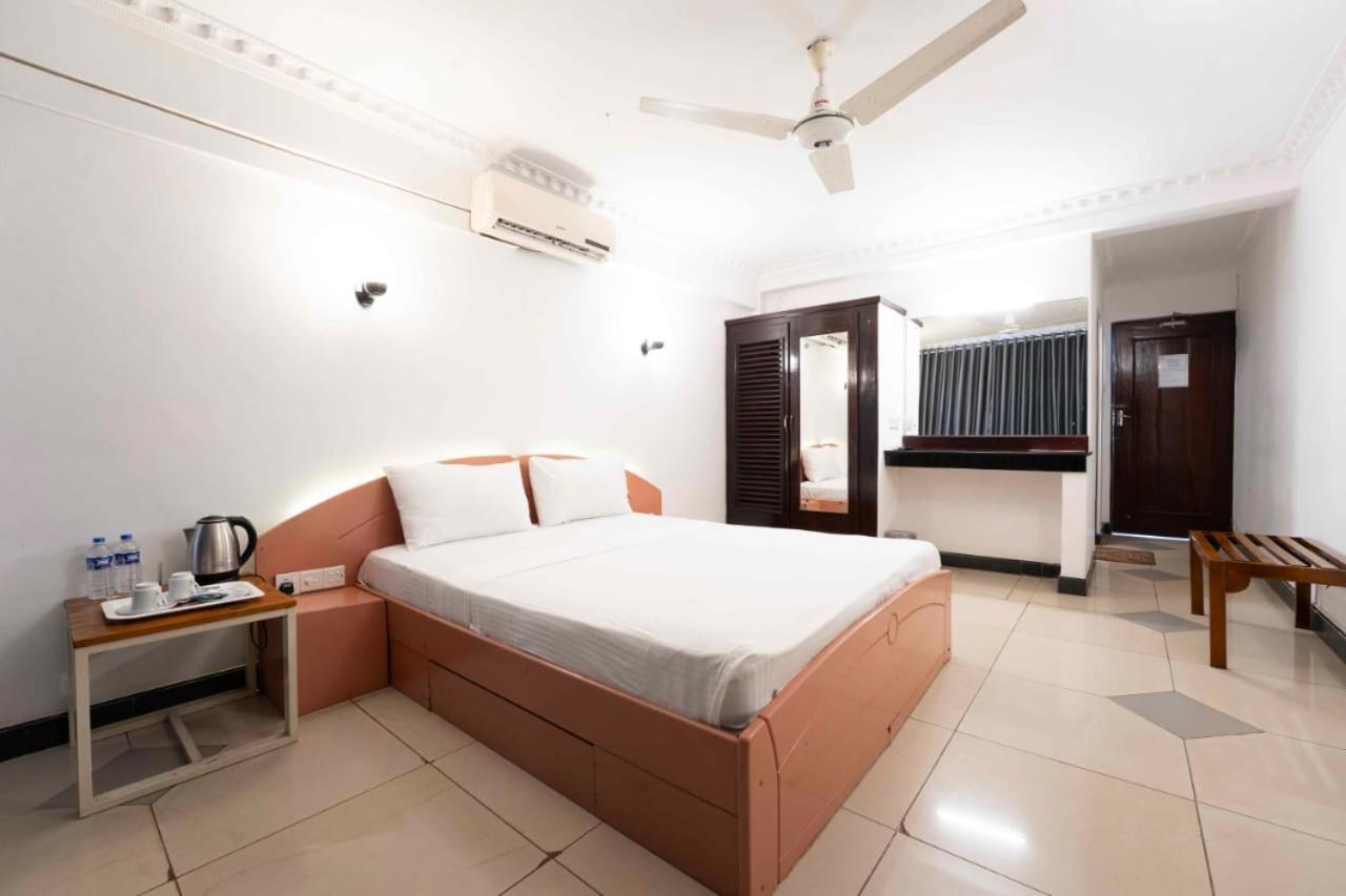 Topaz Beach Hotel Negombo Eksteriør billede