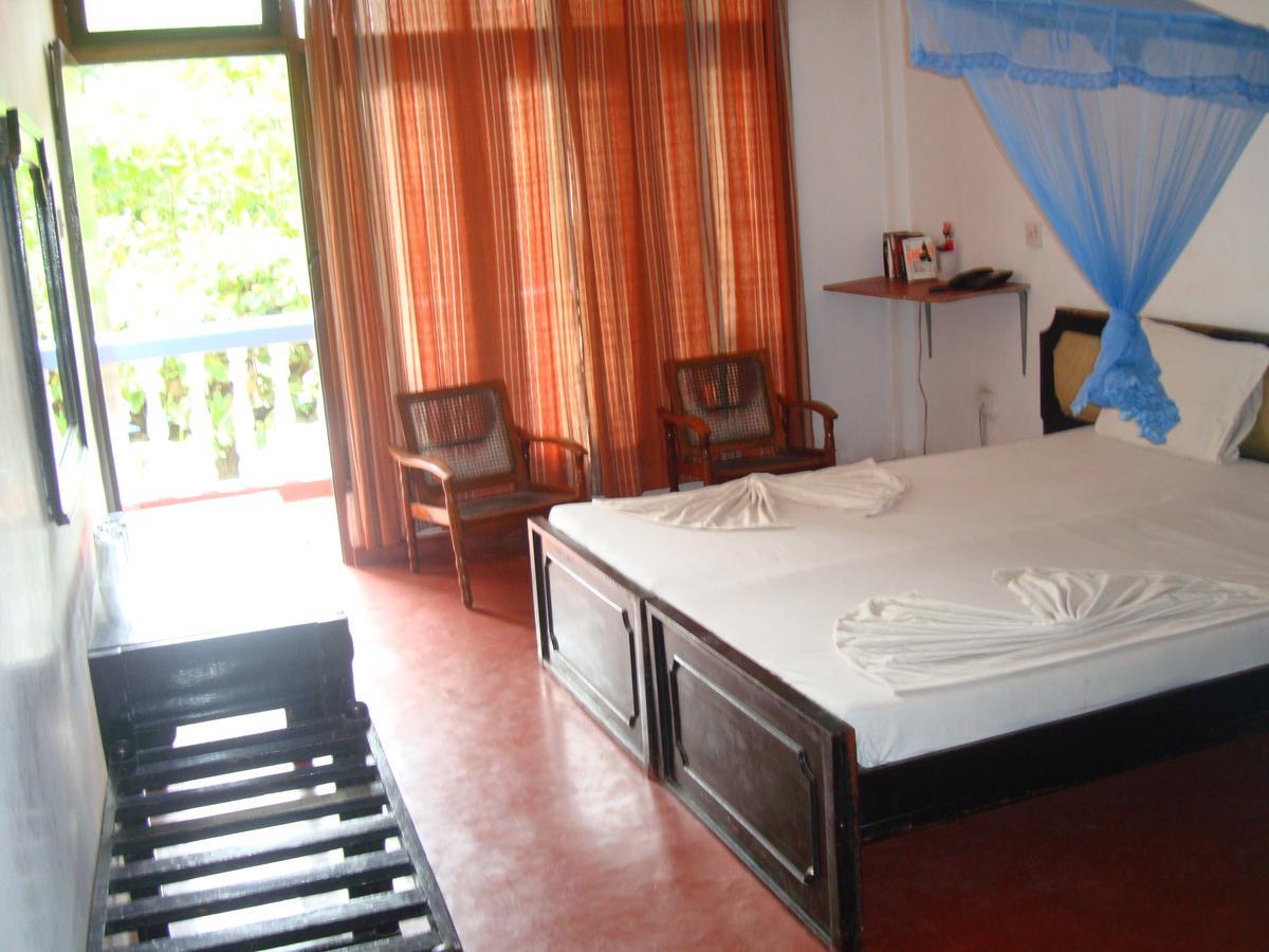 Topaz Beach Hotel Negombo Eksteriør billede