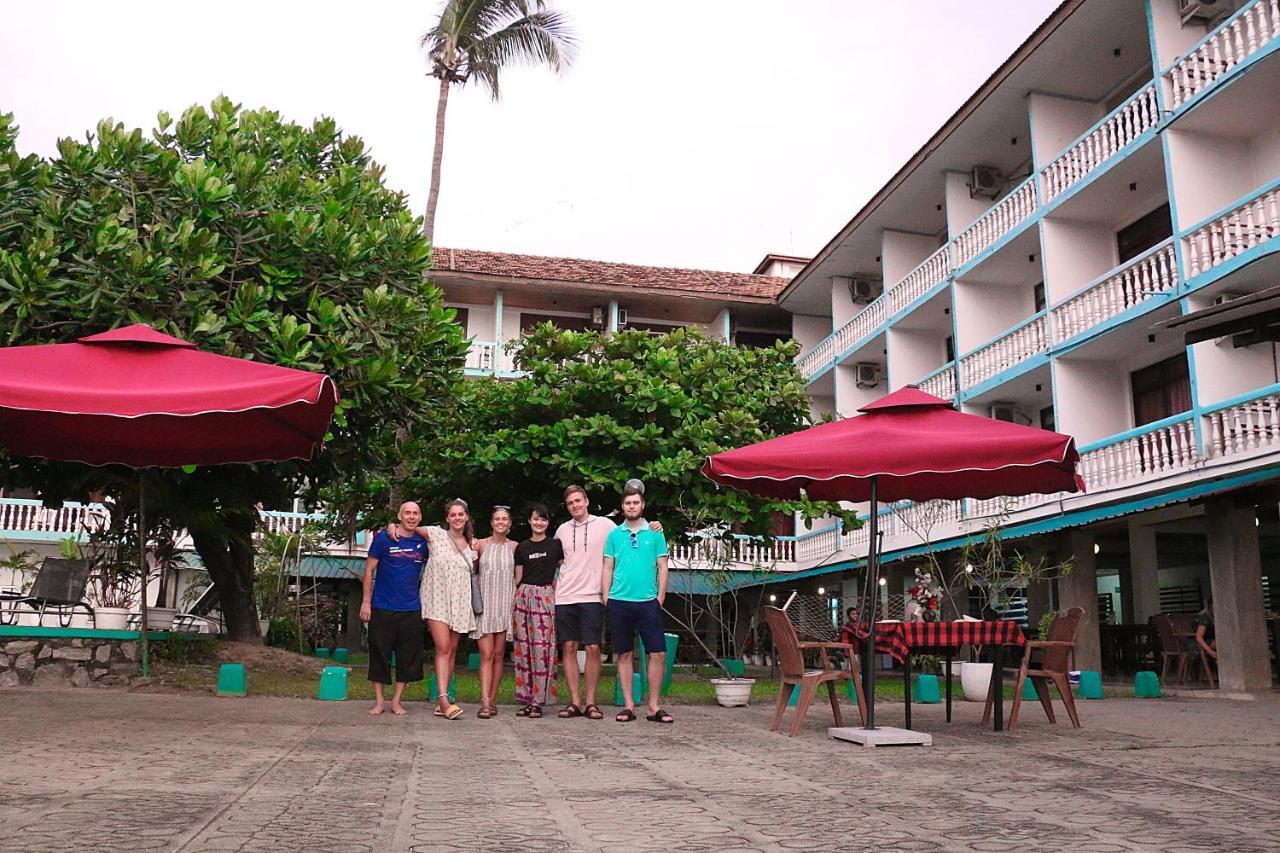 Topaz Beach Hotel Negombo Eksteriør billede