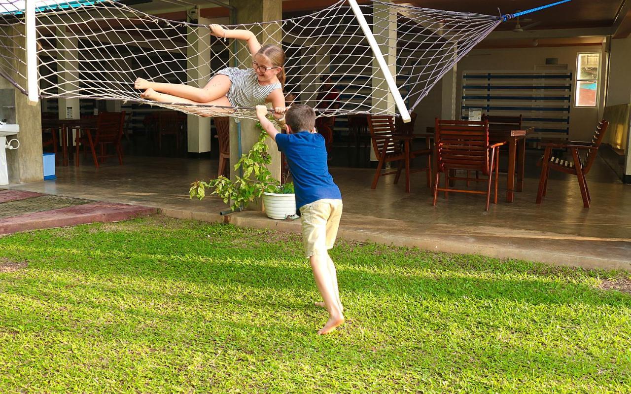 Topaz Beach Hotel Negombo Eksteriør billede