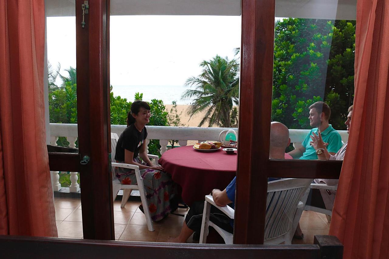 Topaz Beach Hotel Negombo Eksteriør billede