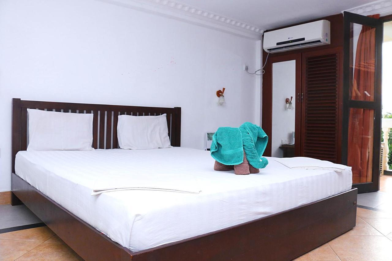 Topaz Beach Hotel Negombo Eksteriør billede